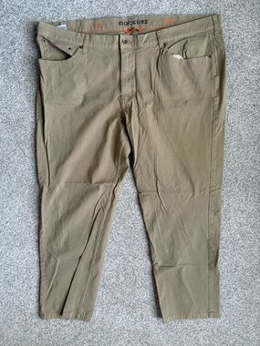 Dockers Men's Khaki/Tan Chinos